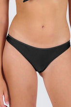 Załaduj obraz do przeglądarki galerii, Gallery: Rio De Sol Figi Bikini Bottom Shimmer-Black Essential
