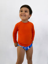 Załaduj obraz do przeglądarki galerii, Model Front: Rio De Sol Rash Guard Calendula Rash-Guard Kids
