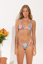 Załaduj obraz do przeglądarki galerii, Model Front: Rio De Sol Top Bikini Top Zinnia Mel
