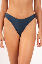 Załaduj obraz do przeglądarki galerii, Gallery: Rio De Sol Figi Bikini Bottom Shimmer-Shark Nara
