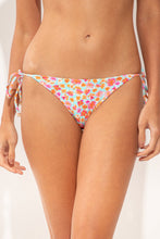 Załaduj obraz do przeglądarki galerii, Gallery: Rio De Sol Figi Bikini Bottom Ditsy-Sky Ibiza-Comfy
