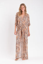 Załaduj obraz do przeglądarki galerii, Model Front: Rio De Sol Sukienka Plażowa Leopard Long Dress
