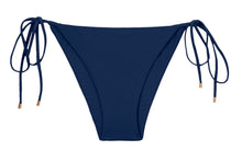 Załaduj obraz do przeglądarki galerii, Product Front: Rio De Sol Figi Bikini Bottom Navy Lacinho
