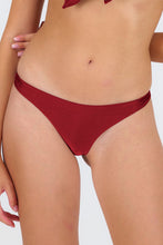 Załaduj obraz do przeglądarki galerii, Gallery: Rio De Sol Figi Bikini Bottom Shimmer-Divino Nice-Fio
