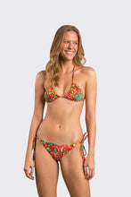 Załaduj obraz do przeglądarki galerii, Model Front: Rio De Sol Top Bikini Top Tropics Tri-Inv

