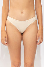 Załaduj obraz do przeglądarki galerii, Gallery: Rio De Sol Figi Bikini Bottom Solar-Off Essential-Comfy
