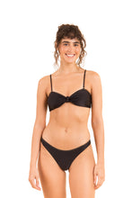Załaduj obraz do przeglądarki galerii, Model Front: Rio De Sol Zestaw Bikini Set Shimmer-Black Bandeau-Joy Essential
