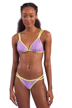 Załaduj obraz do przeglądarki galerii, Model Front: Rio De Sol Figi Bikini Bottom Orchid Mini-Duo
