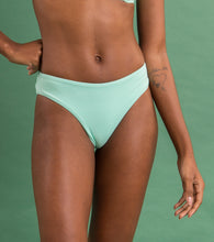 Załaduj obraz do przeglądarki galerii, Image 08: Rio De Sol Figi Bikini Bottom Malibu-Menta Essential-Comfy
