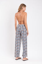 Załaduj obraz do przeglądarki galerii, Model Back: Rio De Sol Spodnie Plażowe Ikat Wide Pants
