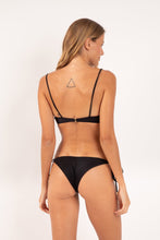 Załaduj obraz do przeglądarki galerii, Model Back: Rio De Sol Zestaw Bikini Set Shimmer-Black Balconet-Tie Cheeky-Tie-Gold
