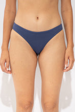Załaduj obraz do przeglądarki galerii, Gallery: Rio De Sol Figi Bikini Bottom Carmel-Blue Essential-Comfy
