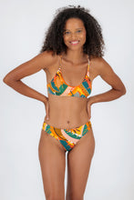 Załaduj obraz do przeglądarki galerii, Model Front: Rio De Sol Top Bikini Top El-Arco Bralette
