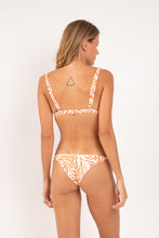 Załaduj obraz do przeglądarki galerii, Model Back: Rio De Sol Top Bikini Top Sahari Alba

