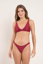 Załaduj obraz do przeglądarki galerii, Model Front: Rio De Sol Top Bikini Top Touch-Carmim Alba
