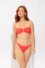 Załaduj obraz do przeglądarki galerii, Model Front: Rio De Sol Figi Bikini Bottom Cali-Flamingo Leblon
