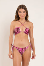 Załaduj obraz do przeglądarki galerii, Model Front: Rio De Sol Figi Bikini Bottom Shade Ibiza-Comfy
