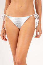 Załaduj obraz do przeglądarki galerii, Gallery: Rio De Sol Figi Bikini Bottom Linea-White Ibiza-Comfy
