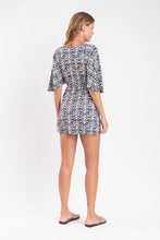 Załaduj obraz do przeglądarki galerii, Model Back: Rio De Sol Mini Dress Ikat Mini Dress
