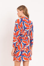 Załaduj obraz do przeglądarki galerii, Model Back: Rio De Sol Sukienki Koszulowe Leaves Chemise
