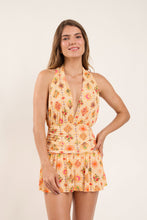Załaduj obraz do przeglądarki galerii, Model Front: Rio De Sol Mini Dress Mosaico Low Cut Dress
