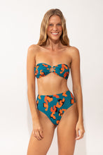 Załaduj obraz do przeglądarki galerii, Model Front: Rio De Sol Top Bikini Top Luma Mavi
