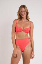 Załaduj obraz do przeglądarki galerii, Model Front: Rio De Sol Zestaw Bikini Set Malibu-Folia Bandeau-Iris Highwaist-Spin-Iris
