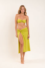 Załaduj obraz do przeglądarki galerii, Model Front: Rio De Sol Spódnica Plażowa Fluity-Abacateiro Long Skirt Knot
