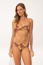 Załaduj obraz do przeglądarki galerii, Model Front: Wednesday In Hawaii By Rio De Sol Zestaw Bikini Set Pua-Coco-Lilikoi Lani Waikiki
