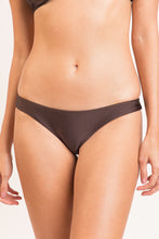 Załaduj obraz do przeglądarki galerii, Gallery: Rio De Sol Figi Bikini Bottom Shimmer-Coffee Essential
