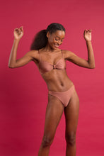Załaduj obraz do przeglądarki galerii, Image 09: Rio De Sol Zestaw Bikini Set Shimmer-Copper Bandeau-Joy Nice-Fio
