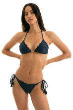 Załaduj obraz do przeglądarki galerii, Model Front: Rio De Sol Figi Bikini Bottom Shimmer-Shark Frufru
