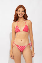 Załaduj obraz do przeglądarki galerii, Model Front: Wednesday In Hawaii By Rio De Sol Figi Bikini Bottom Kiko-Guava Kaleia
