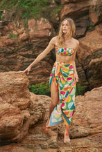 Załaduj obraz do przeglądarki galerii, Image 11: Rio De Sol Zestaw Bikini Set Garden-City Bandeau-Reto Hotpant-Cos
