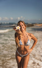 Załaduj obraz do przeglądarki galerii, Image 10: Wednesday In Hawaii By Rio De Sol Top Bikini Top Pua-Pacifica Kauai
