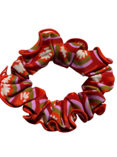 Załaduj obraz do przeglądarki galerii, Product Front: Rio De Sol Akcesoria Do Włosów Floral-Scales Scrunchie
