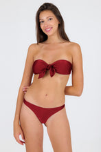 Załaduj obraz do przeglądarki galerii, Model Front: Rio De Sol Figi Bikini Bottom Shimmer-Divino Nice-Fio
