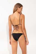 Załaduj obraz do przeglądarki galerii, Model Back: Rio De Sol Figi Bikini Bottom Malibu-Black Ibiza-Comfy
