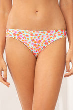 Załaduj obraz do przeglądarki galerii, Gallery: Rio De Sol Figi Bikini Bottom Ditsy-Sky Essential-Comfy
