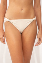 Załaduj obraz do przeglądarki galerii, Gallery: Rio De Sol Figi Bikini Bottom Malibu-Natural Mel
