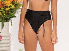 Załaduj obraz do przeglądarki galerii, Image 11: Rio De Sol Figi Bikini Bottom Shimmer-Black Belted-High-Waist
