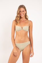 Załaduj obraz do przeglądarki galerii, Model Front: Rio De Sol Figi Bikini Bottom Brisa-Pistache Essential-Comfy
