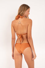 Załaduj obraz do przeglądarki galerii, Model Back: Rio De Sol Top Bikini Top Shimmer-Nocciola Mel
