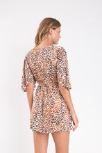 Załaduj obraz do przeglądarki galerii, Leopard Mini Dress
