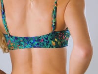 Załaduj i odtwarzaj film w przeglądarce Gallery, Video: Rio De Sol Zestaw Bikini Set Wilds Bandeau-Reto Highleg
