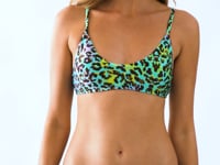 Załaduj i odtwarzaj film w przeglądarce Gallery, Video: Rio De Sol Zestaw Bikini Set Morumbi Bralette Essential-Comfy
