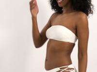 Załaduj i odtwarzaj film w przeglądarce Gallery, Video: Rio De Sol Figi Bikini Bottom Off-White Madrid
