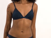 Załaduj i odtwarzaj film w przeglądarce Gallery, Video: Rio De Sol Figi Bikini Bottom Shimmer-Shark Essential-Comfy
