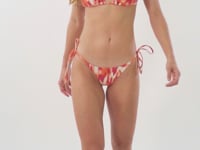 Załaduj i odtwarzaj film w przeglądarce Gallery, Video: Rio De Sol Zestaw Bikini Set Mirage Tri-Inv Cheeky-Tie
