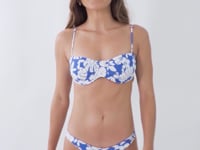 Załaduj i odtwarzaj film w przeglądarce Gallery, Video: Rio De Sol Top Bikini Top Pua-Pacifica Coral
